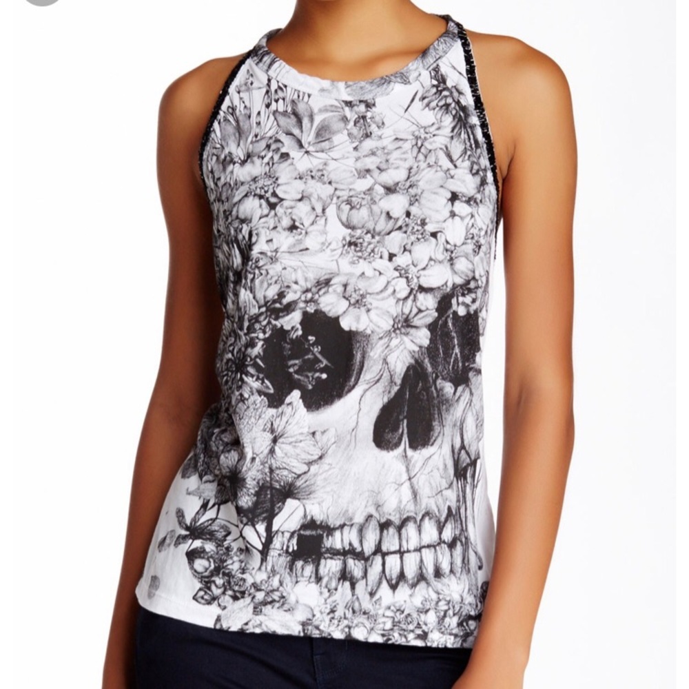 Open back skull top size S new without tag